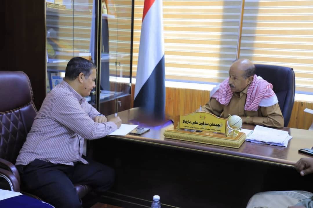 الوكيل بارباع يبحث مع مدير مكتب الشركة اليمنية للغاز آلية تنظيم وتوزيع الغاز المنزلي بوادي حضرموت الوكيل بارباع يبحث مع مدير مكتب الشركة اليمنية للغاز آلية تنظيم وتوزيع الغاز المنزلي بوادي حضرموت