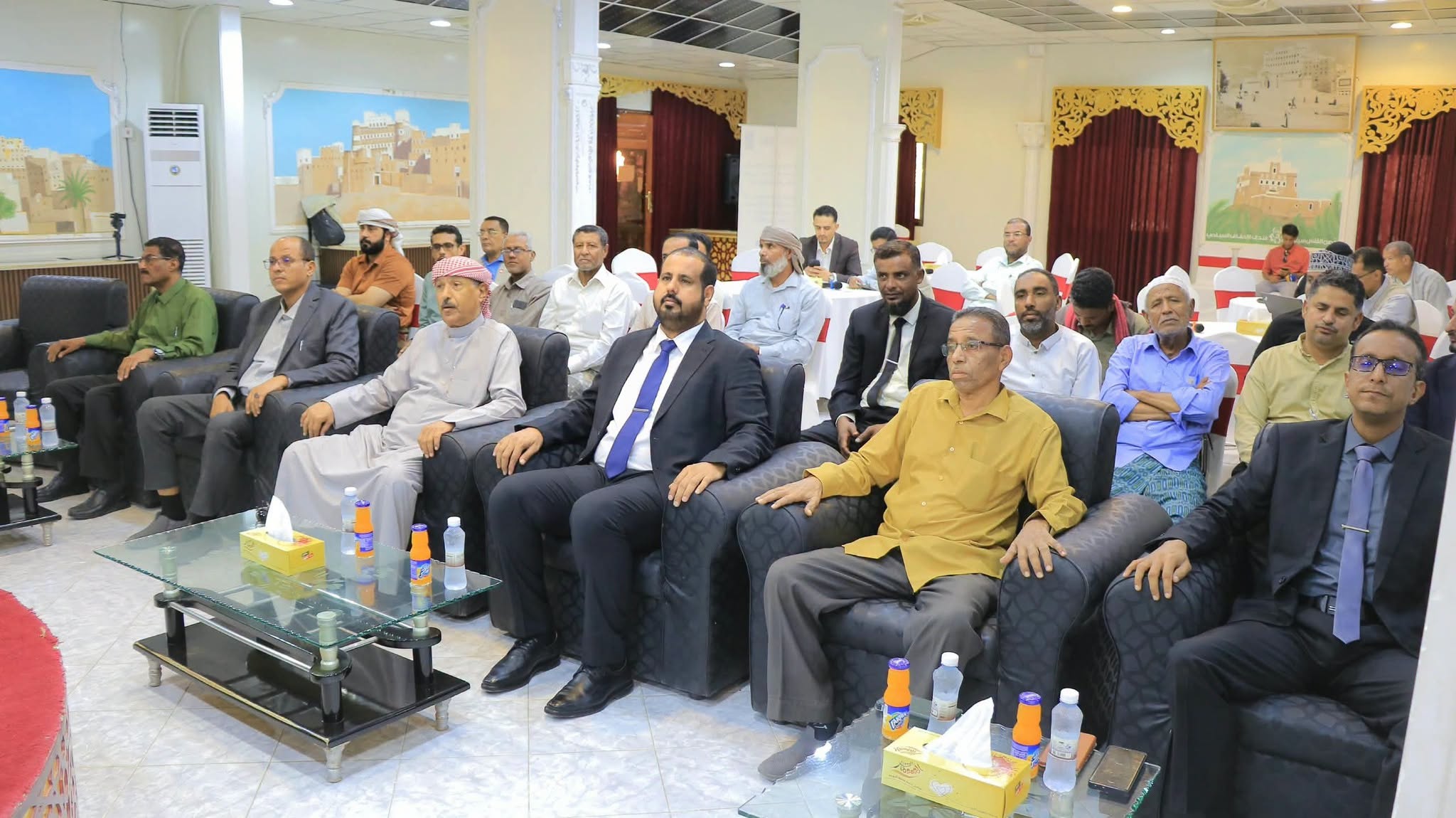 الوكيل بارباع يشهد الورشة التحضيرية لمشروع "اقتصادات مرنة وسبل العيش من أجل التمكين" في اليمن الوكيل بارباع يشهد الورشة التحضيرية لمشروع "اقتصادات مرنة وسبل العيش من أجل التمكين" في اليمن