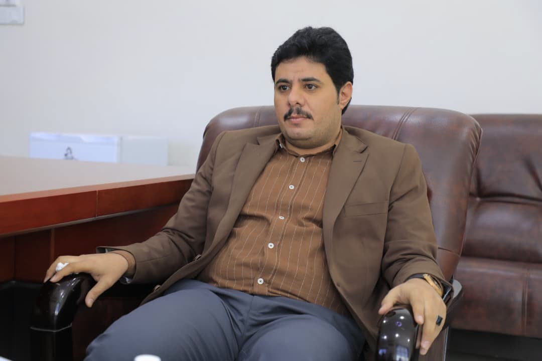 الوكيل بارباع يتفقد سير العمل بفرع الشركة اليمنية للنفط الوكيل بارباع يتفقد سير العمل بفرع الشركة اليمنية للنفط