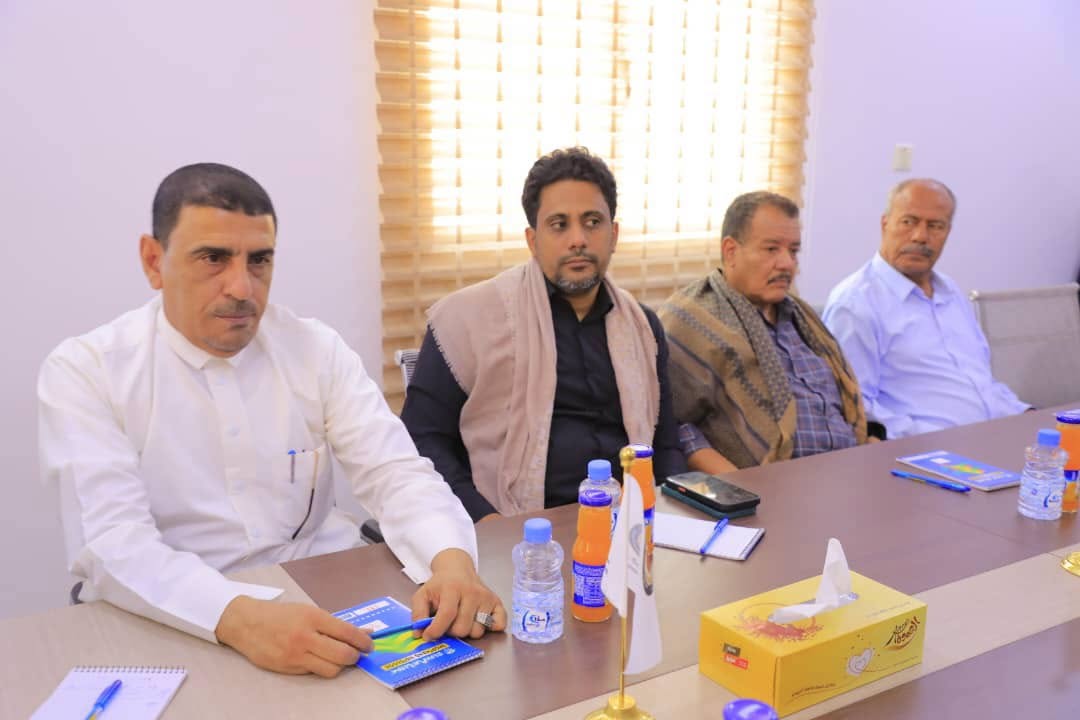 الوكيل بارباع يناقش مع هيئة رئاسة مجلس ميثاق الشرف الحضرمي الأوضاع الخدمية والسياسية والأمنية بالمحافظة الوكيل بارباع يناقش مع هيئة رئاسة مجلس ميثاق الشرف الحضرمي الأوضاع الخدمية والسياسية والأمنية بالمحافظة