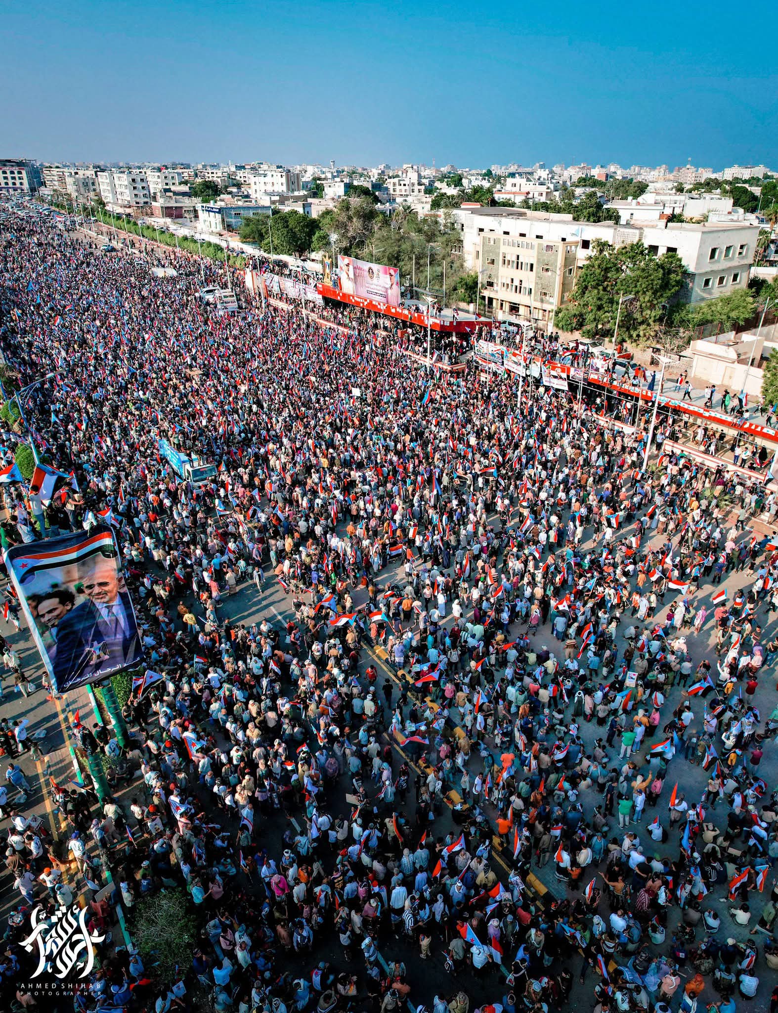 حشود مليونية في عدن إحياءً لذكرى ثورة 14 أكتوبر - حشود مليونية في عدن إحياءً لذكرى ثورة 14 أكتوبر -