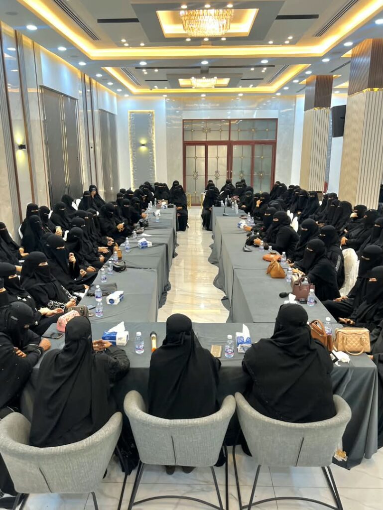 اجتماع موسع لاتحاد نساء الجنوب في حضرموت.. وفادي باعوم مخاطبًا المرأة: لا نريد حضورًا شكليًا.. أنتن شريكات في القرار وصناعة المستقبل اجتماع موسع لاتحاد نساء الجنوب في حضرموت.. وفادي باعوم مخاطبًا المرأة: لا نريد حضورًا شكليًا.. أنتن شريكات في القرار وصناعة المستقبل