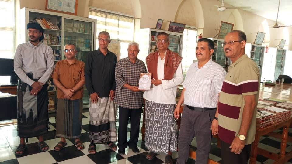 شراكة التنوير بالمكلا.. مؤسسة "آفاق وطن" تُعيد الدفء لرفوف المكتبة السلطانية شراكة التنوير بالمكلا.. مؤسسة "آفاق وطن" تُعيد الدفء لرفوف المكتبة السلطانية