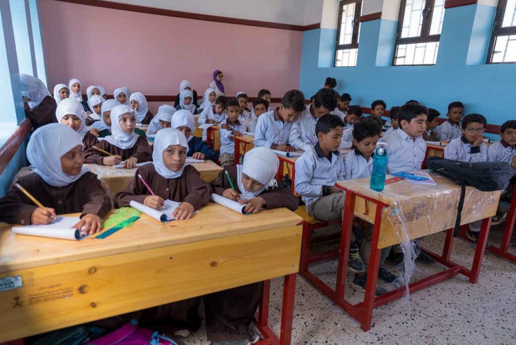 بتمويل مركز الملك سلمان للإغاثة.. استلام أعمال ترميم وتأهيل مدرسة ظاهرة الشرف بالضالع بتمويل مركز الملك سلمان للإغاثة.. استلام أعمال ترميم وتأهيل مدرسة ظاهرة الشرف بالضالع