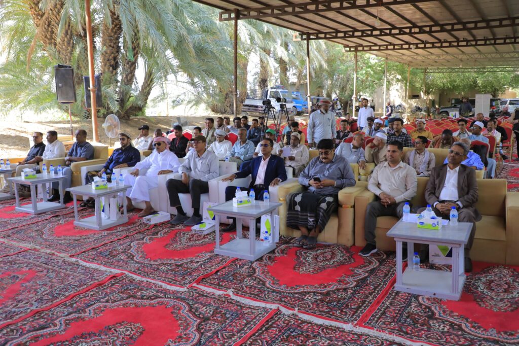الوكيل بارباع يدشن زراعة 2500 نخلة ضمن مشروع "في بيئتنا نخلة" الوكيل بارباع يدشن زراعة 2500 نخلة ضمن مشروع "في بيئتنا نخلة"