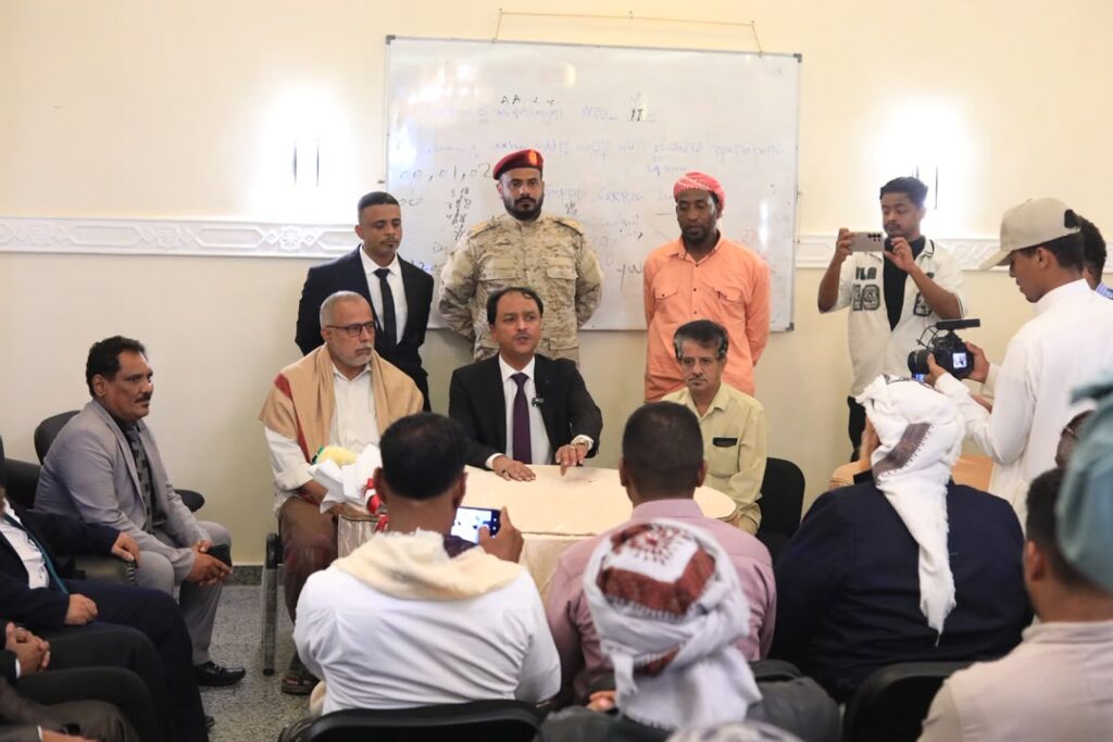 عودة الرئيس فادي باعوم إلى حضرموت تتصدر المشهد باستقبال جماهيري وقبلي حاشد عودة الرئيس فادي باعوم إلى حضرموت تتصدر المشهد باستقبال جماهيري وقبلي حاشد