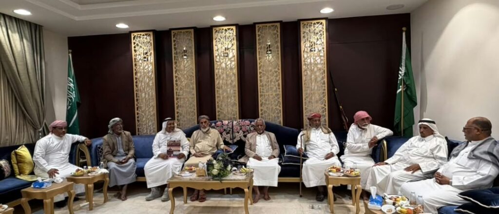 وفد مرجعية قبائل حضرموت في زيارة ودية للشخصية الاجتماعية والقبلية رجل الأعمال الشيخ مبارك سالم باعبود بالرياض وفد مرجعية قبائل حضرموت في زيارة ودية للشخصية الاجتماعية والقبلية رجل الأعمال الشيخ مبارك سالم باعبود بالرياض