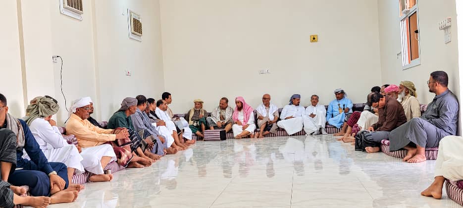الشيخ مشعل عوض بن كرتم العامري يقيم مأدبة غداء فاخرة بسيئون على شرف وصول اخيه الشيخ محمد بن كرتم العامري من المملكة العربية السعودية بحضور مشايخ ووجهاء حضرموت الشيخ مشعل عوض بن كرتم العامري يقيم مأدبة غداء فاخرة بسيئون على شرف وصول اخيه الشيخ محمد بن كرتم العامري من المملكة العربية السعودية بحضور مشايخ ووجهاء حضرموت