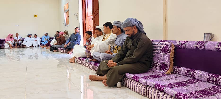 الشيخ مشعل عوض بن كرتم العامري يقيم مأدبة غداء فاخرة بسيئون على شرف وصول اخيه الشيخ محمد بن كرتم العامري من المملكة العربية السعودية بحضور مشايخ ووجهاء حضرموت الشيخ مشعل عوض بن كرتم العامري يقيم مأدبة غداء فاخرة بسيئون على شرف وصول اخيه الشيخ محمد بن كرتم العامري من المملكة العربية السعودية بحضور مشايخ ووجهاء حضرموت
