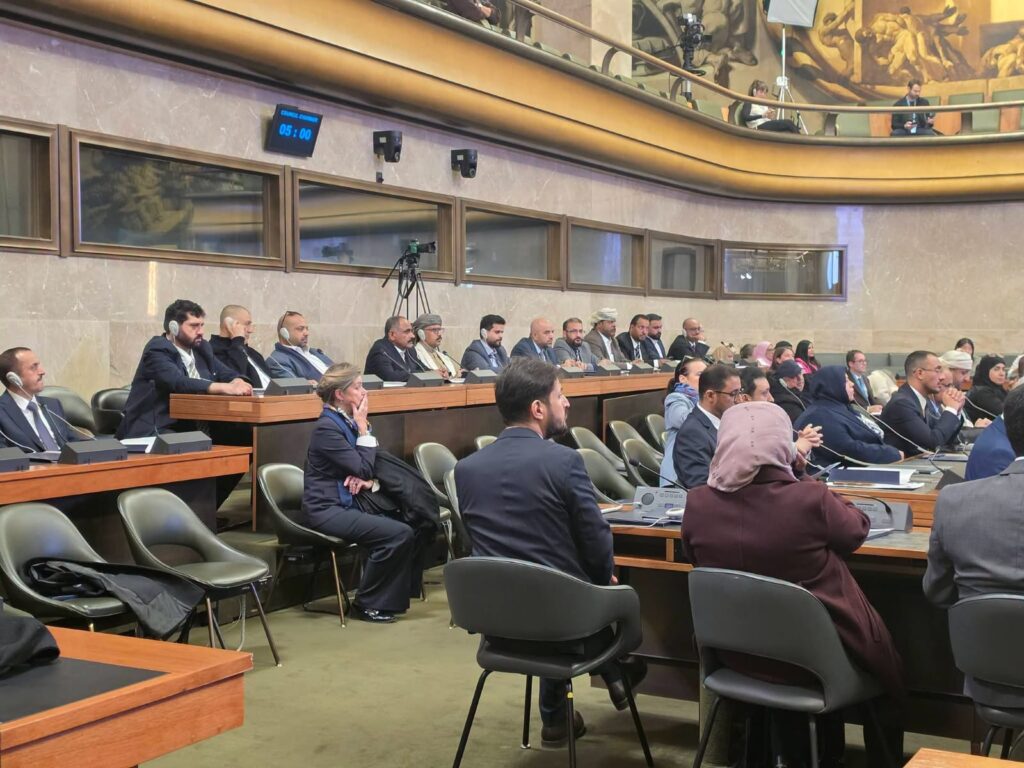 نيابةً عن قبائل اليمن .. رئيس مرجعية قبائل حضرموت يستعرض ميثاق الشرف القبلي اليمني لحماية المدنيين بمدينة جنيف السويسرية"صور" نيابةً عن قبائل اليمن .. رئيس مرجعية قبائل حضرموت يستعرض ميثاق الشرف القبلي اليمني لحماية المدنيين بمدينة جنيف السويسرية"صور"