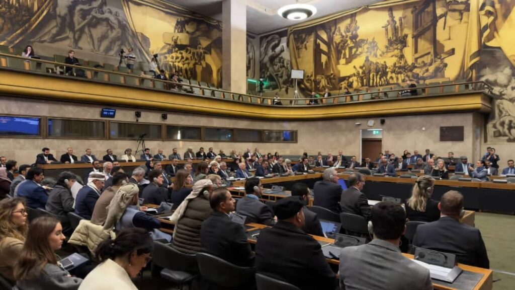 نيابةً عن قبائل اليمن .. رئيس مرجعية قبائل حضرموت يستعرض ميثاق الشرف القبلي اليمني لحماية المدنيين بمدينة جنيف السويسرية"صور" نيابةً عن قبائل اليمن .. رئيس مرجعية قبائل حضرموت يستعرض ميثاق الشرف القبلي اليمني لحماية المدنيين بمدينة جنيف السويسرية"صور"