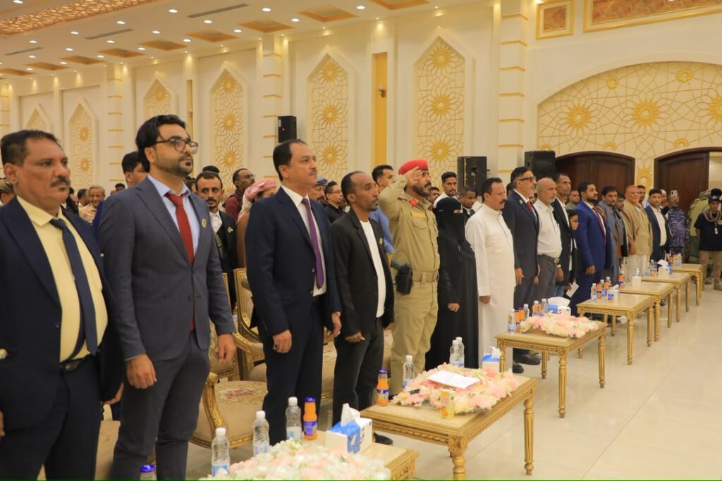 المكلا تحتفي بعودة فادي باعوم في لقاء وطني حاشد يجدد الوفاء للشهداء ويؤكد وحدة الصف الجنوبي المكلا تحتفي بعودة فادي باعوم في لقاء وطني حاشد يجدد الوفاء للشهداء ويؤكد وحدة الصف الجنوبي